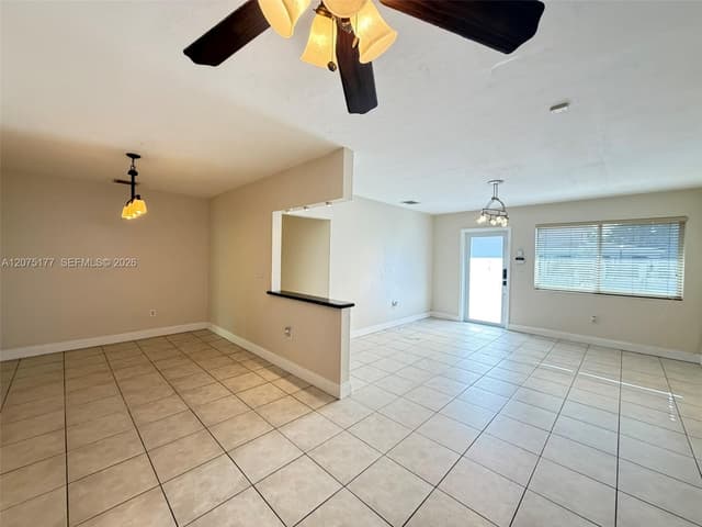 4585 E 9th Ln, Hialeah FL 33013 - Hialeah, FL - Photo 4