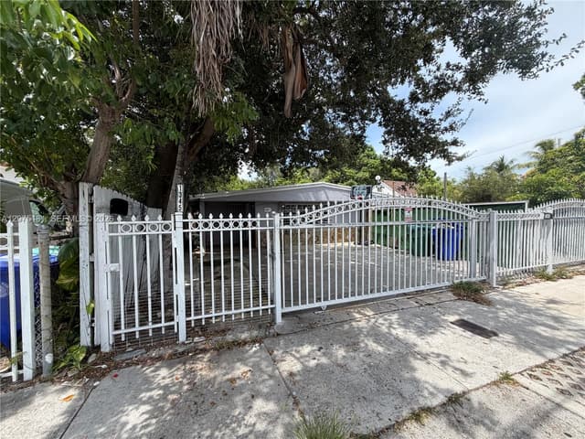1345 NW 25th St, Miami FL 33142 - Miami, FL - Photo 4