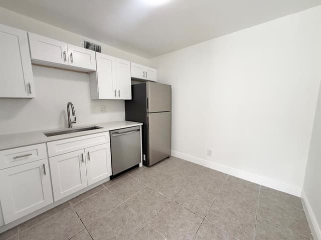 906 Foresteria Drive, Lake Park FL 33403 - Lake Park, FL - Photo 6