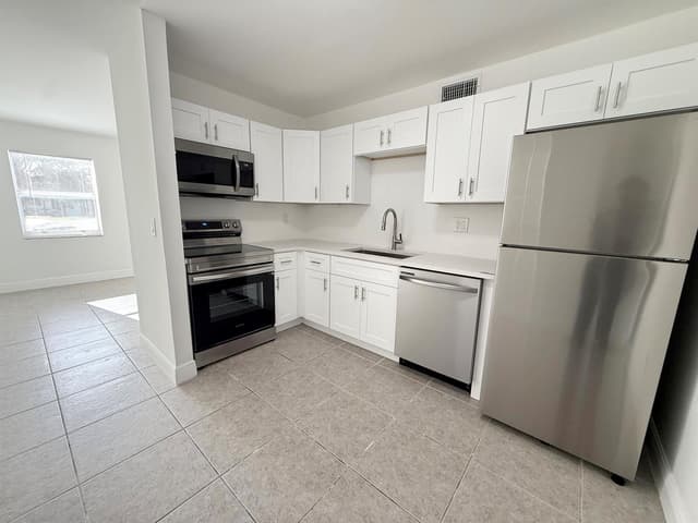 906 Foresteria Drive, Lake Park FL 33403 - Lake Park, FL - Photo 7