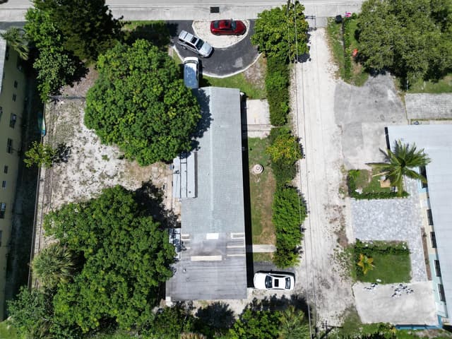 1302 S FEDERAL Highway, FL 33460 - Photo 2
