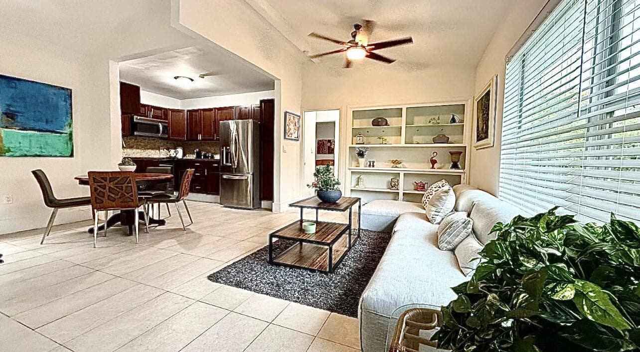 1302 S FEDERAL Highway, FL 33460 - Photo 1
