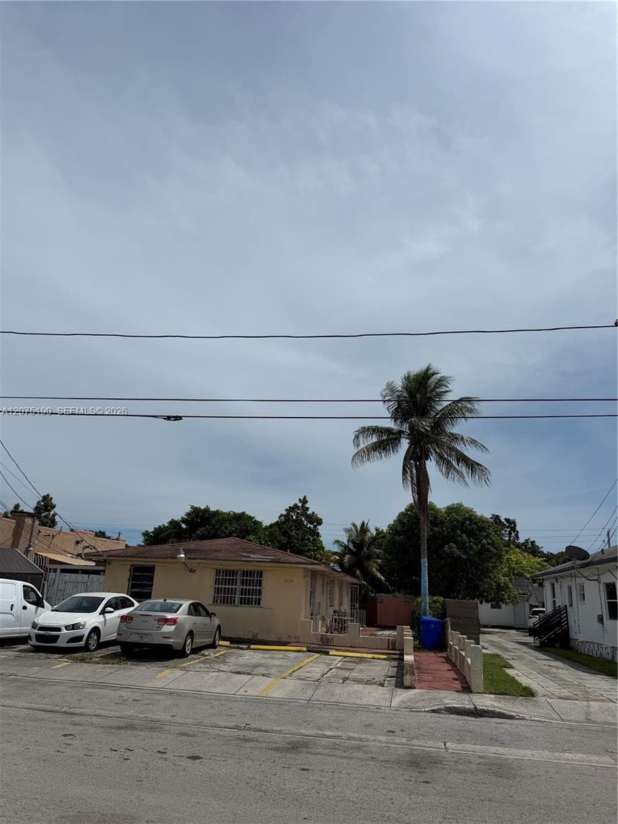 2124 NW 27th St, Miami FL 33142 - Miami, FL - Photo 1