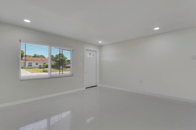 4785 Clinton Boulevard, Lake Worth FL 33463 - Lake Worth, FL - Photo 7
