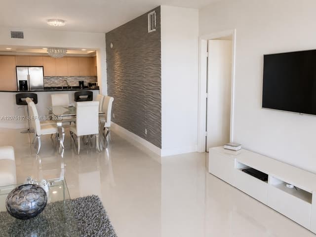 14951 ROYAL OAKS LN # 1601, North Miami FL 33181 - North Miami, FL - Photo 4