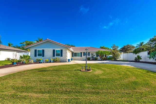 1315 SW 25TH Avenue, Boynton Beach FL 33426 - Boynton Beach, FL - Photo 2