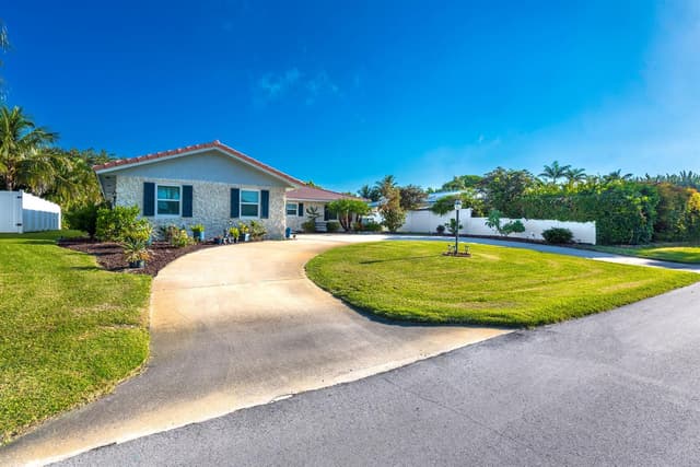 1315 SW 25TH Avenue, Boynton Beach FL 33426 - Boynton Beach, FL - Photo 4