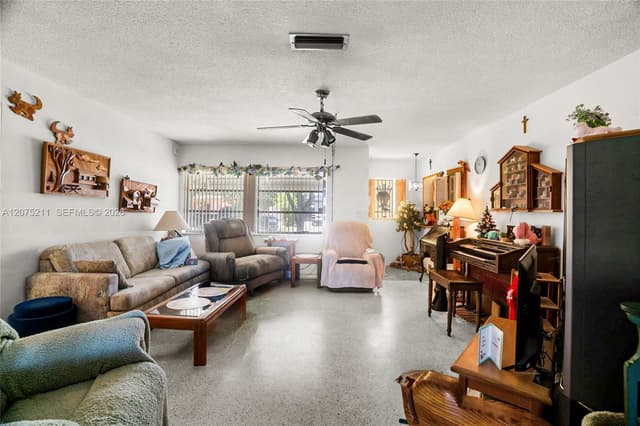 7509 Garfield St, Hollywood FL 33024 - Hollywood, FL - Photo 6