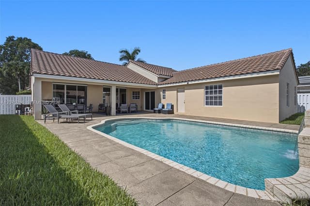 609 Verona Pl, Weston FL 33326 - Weston, FL - Photo 3