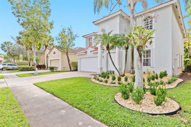 15842 SW 14 ST, Pembroke Pines FL 33027 - Pembroke Pines, FL - Photo 2