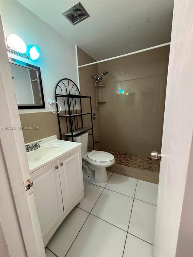 11195 SW 1st St # 216, Sweetwater FL 33174 - Sweetwater, FL - Photo 5