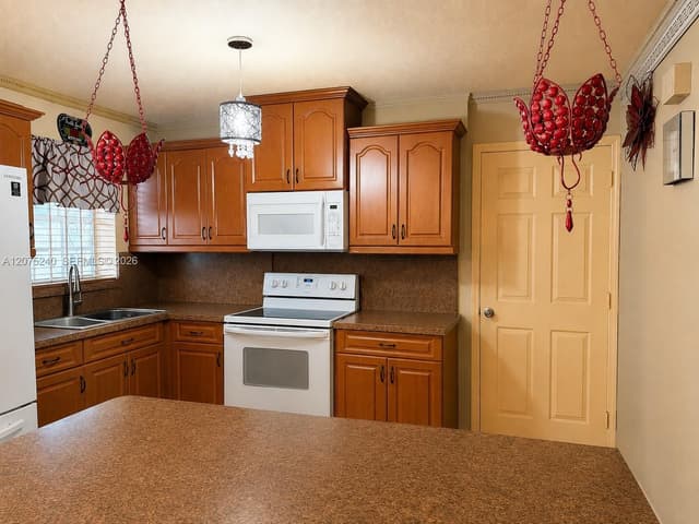 4441 NW 173rd Dr, Miami Gardens FL 33055 - Miami Gardens, FL - Photo 3