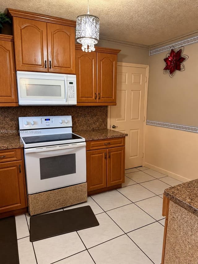 4441 NW 173rd Dr, Miami Gardens FL 33055 - Miami Gardens, FL - Photo 4