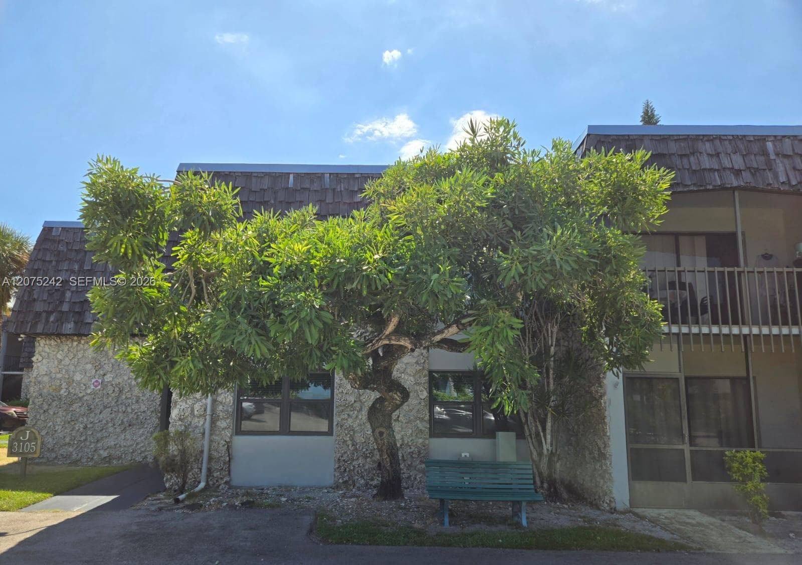 3105 Oakland Shores Dr # J101, Oakland Park FL 33309 - Oakland Park, FL - Photo 1