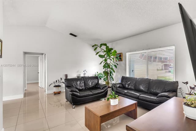 11740 NW 39th Pl, Sunrise FL 33323 - Sunrise, FL - Photo 5