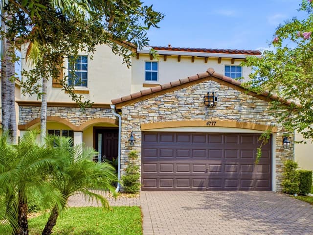 4777 Capital Drive, Lake Worth FL 33463 - Lake Worth, FL - Photo 3