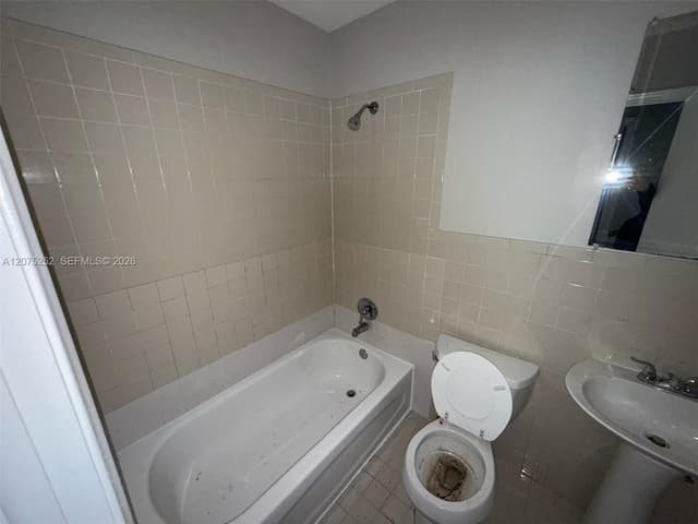 8220 SW 6th St, North Lauderdale FL 33068 - North Lauderdale, FL - Photo 6
