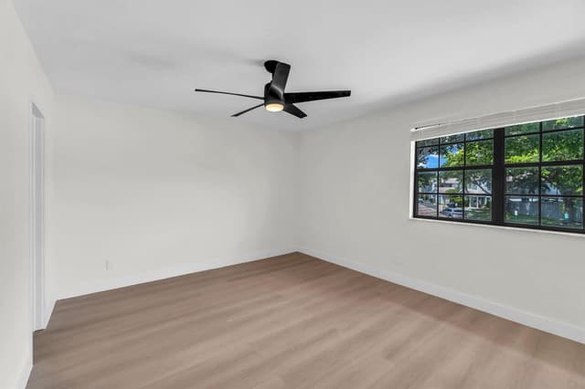 176 NW 106th Terrace, Pembroke Pines FL 33026 - Pembroke Pines, FL - Photo 6