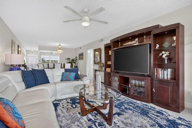 4301 MARTINIQUE Circle # G4, Coconut Creek FL 33066 - Coconut Creek, FL - Photo 3