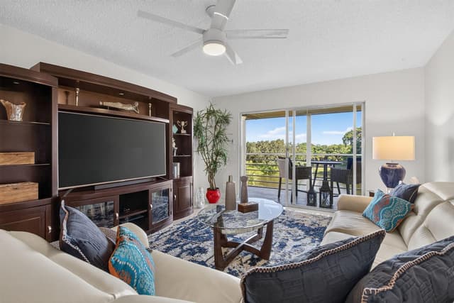 4301 MARTINIQUE Circle # G4, Coconut Creek FL 33066 - Coconut Creek, FL - Photo 4