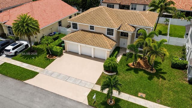 18341 NW 10th St, Pembroke Pines FL 33029 - Pembroke Pines, FL - Photo 2