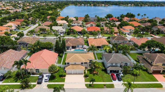 18341 NW 10th St, Pembroke Pines FL 33029 - Pembroke Pines, FL - Photo 4