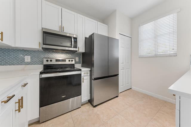 428 Bayfront Drive, Boynton Beach FL 33435 - Boynton Beach, FL - Photo 6