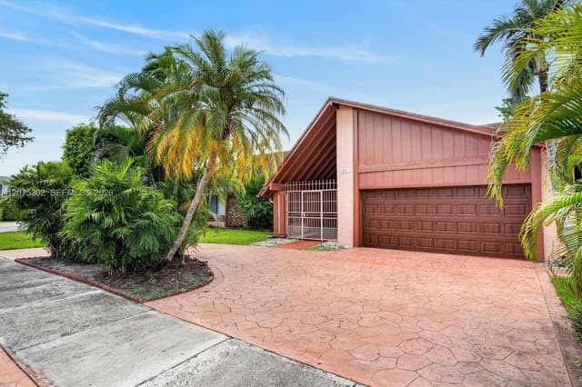 10311 SW 132nd Ave, Miami FL 33186 - Miami, FL - Photo 6