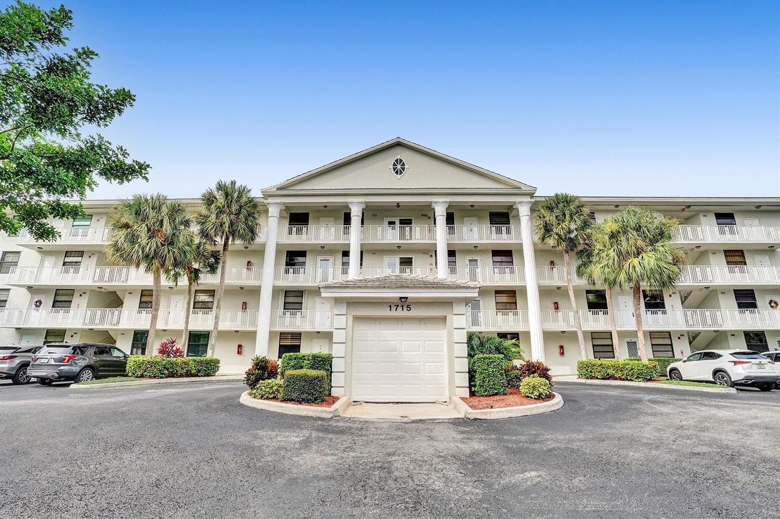 1719 WHITEHALL Drive # 303, Davie FL 33324