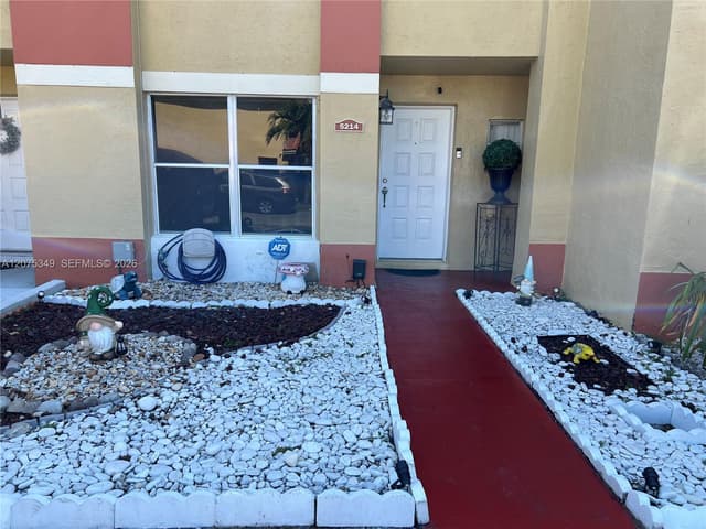 5214 NW 190th St, Miami Gardens FL 33055 - Miami Gardens, FL - Photo 2