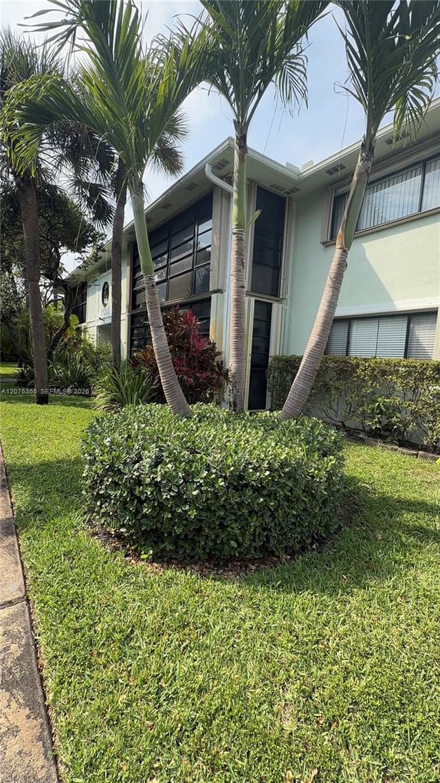 761 NE 199th St # 202, Miami FL 33179 - Miami, FL - Photo 2