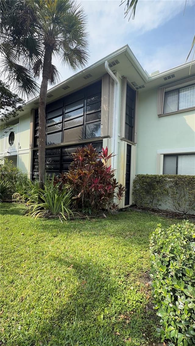 761 NE 199th St # 202, Miami FL 33179 - Miami, FL - Photo 3