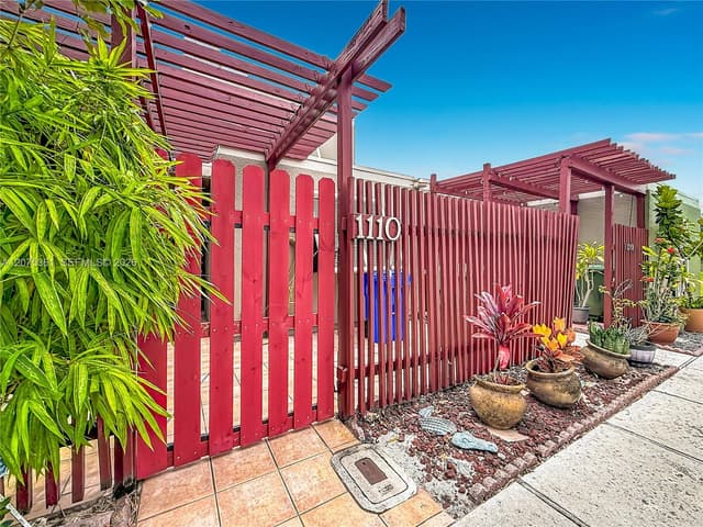 1110 W Fairway Rd, Pembroke Pines FL 33026 - Pembroke Pines, FL - Photo 7