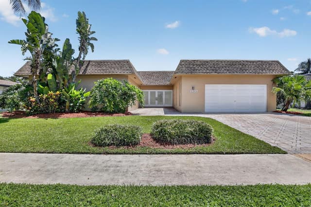 1820 SW 67th Terrace, Plantation FL 33317 - Plantation, FL - Photo 2