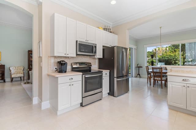 9139 Bay Harbour Circle, West Palm Beach FL 33411 - West Palm Beach, FL - Photo 7