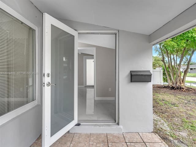 6800 Raleigh St, Hollywood FL 33024 - Hollywood, FL - Photo 4