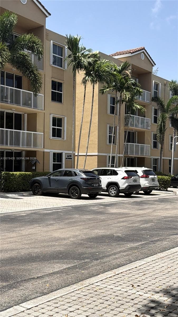 619 E Sheridan St # 105, Dania Beach FL 33004 - Dania Beach, FL - Photo 1