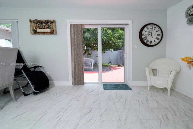 6944 SW 10th Ct, Pembroke Pines FL 33023 - Pembroke Pines, FL - Photo 4