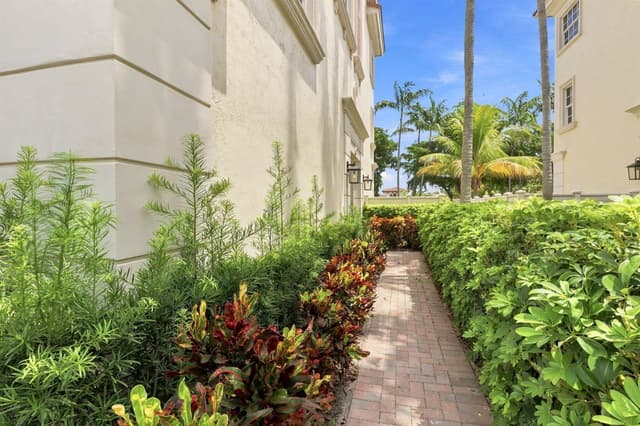 5570 NE TRIESTE Way, Boca Raton FL 33487 - Boca Raton, FL - Photo 5