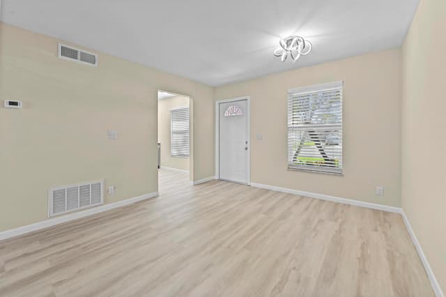 812 Salem Lane, Lake Worth FL 33467 - Lake Worth, FL - Photo 7