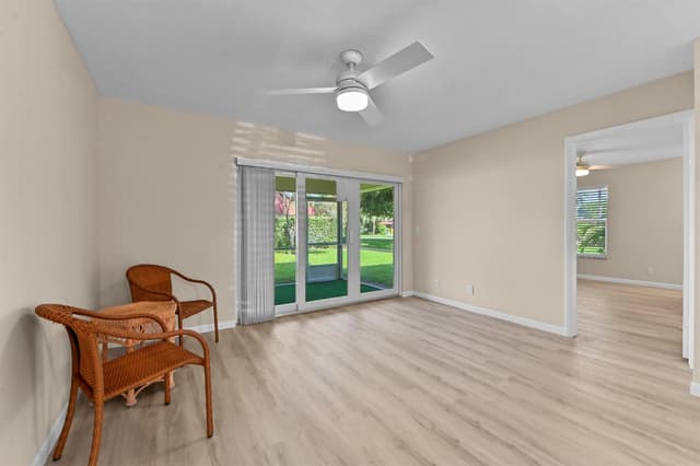 812 Salem Lane, Lake Worth FL 33467 - Lake Worth, FL - Photo 5