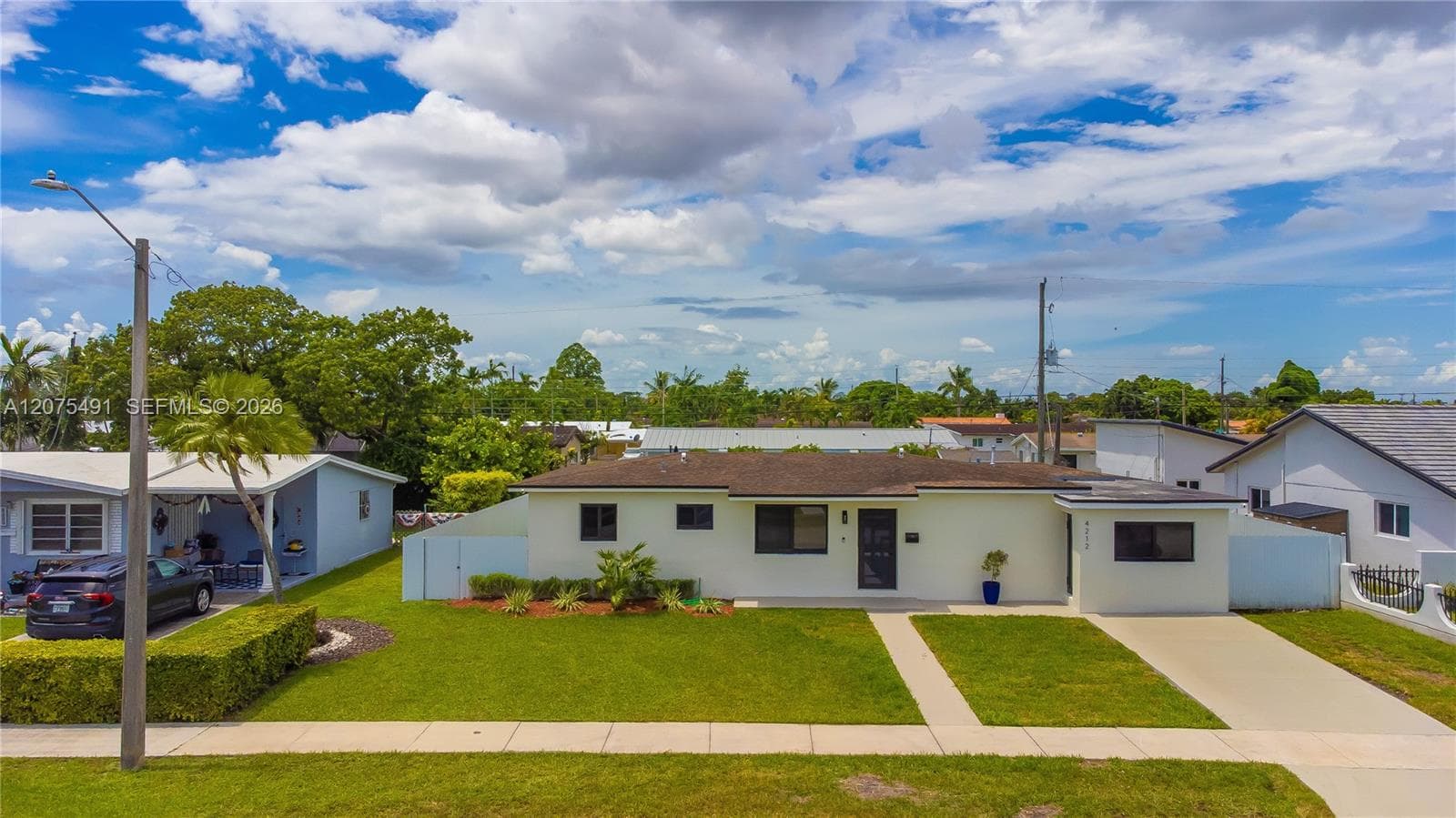 4212 SW 98th Ave, Miami FL 33165