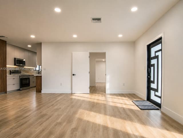 4212 SW 98th Ave, Miami FL 33165 - Miami, FL - Photo 4