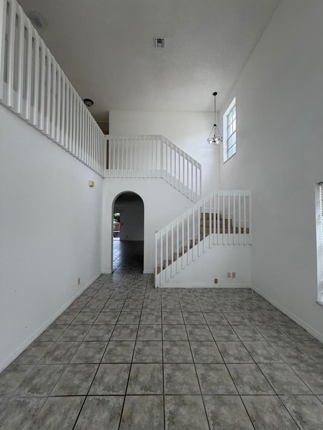 4172 Pine Hollow Circle, FL 33463 - Photo 2