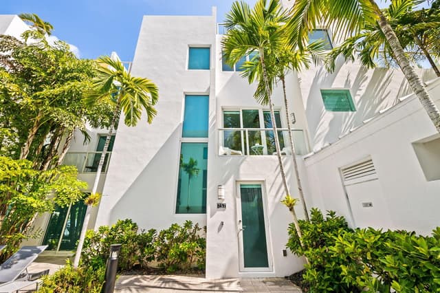 757 NE 4TH Avenue, Fort Lauderdale FL 33304 - Fort Lauderdale, FL - Photo 3