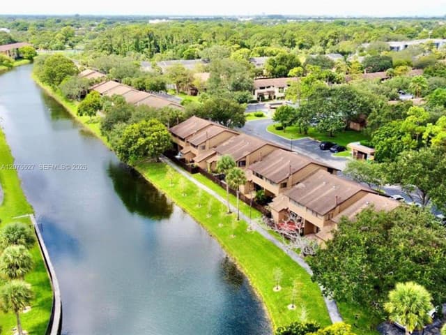 7750 NW 79th Ave # H5, Tamarac FL 33321 - Tamarac, FL - Photo 2