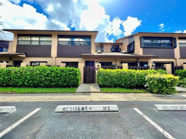 7750 NW 79th Ave # H5, Tamarac FL 33321 - Tamarac, FL - Photo 3