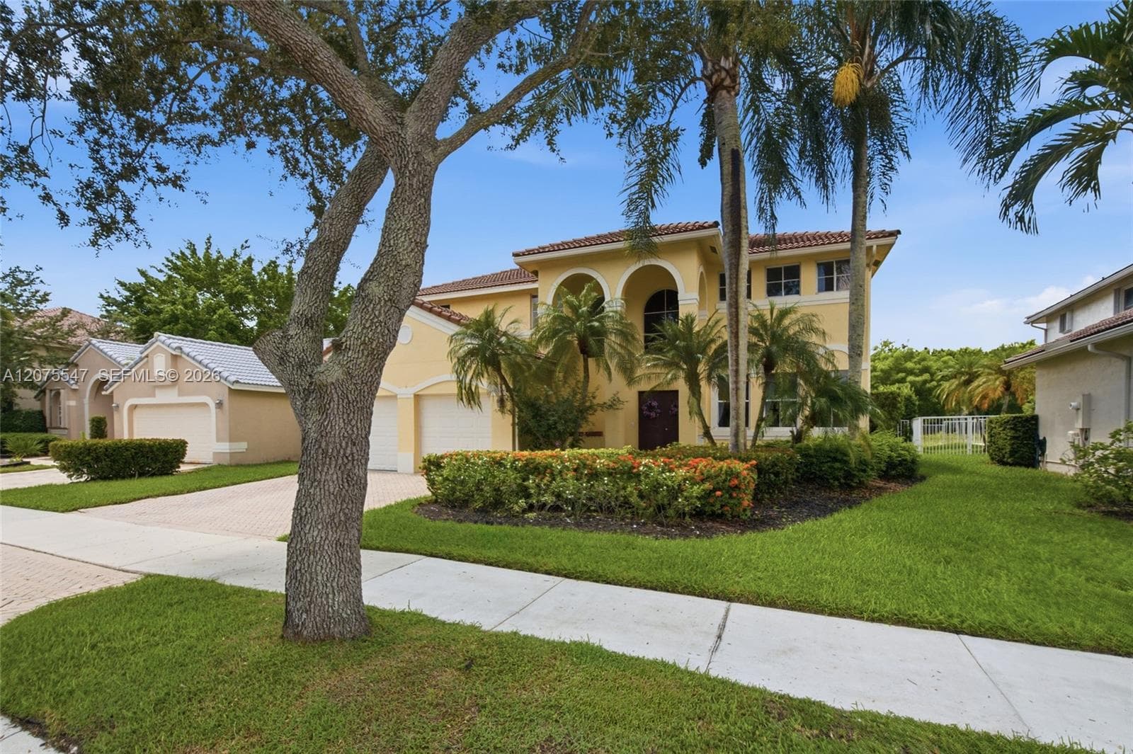 861 Crestview Cir, Weston FL 33327 - Weston, FL - Photo 1