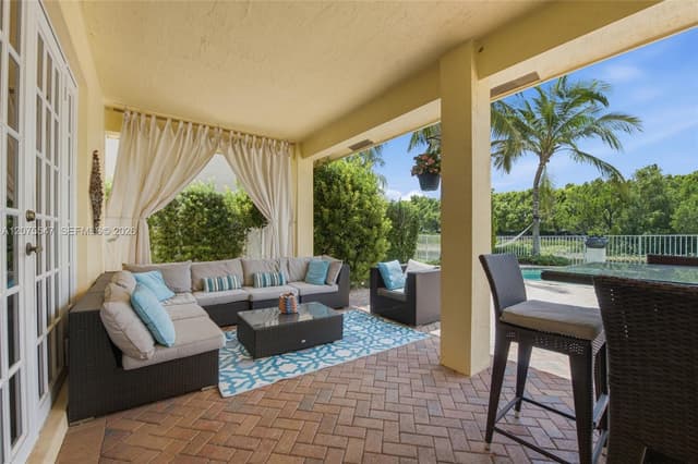 861 Crestview Cir, Weston FL 33327 - Weston, FL - Photo 5