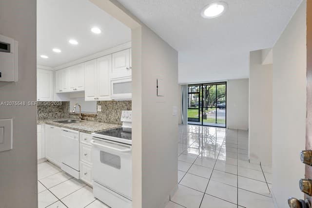 8420 SW 133rd Ave Rd # 105, Miami FL 33183 - Miami, FL - Photo 5